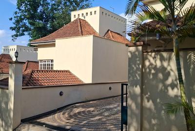 4 Bed Townhouse with En Suite in Kyuna - 3