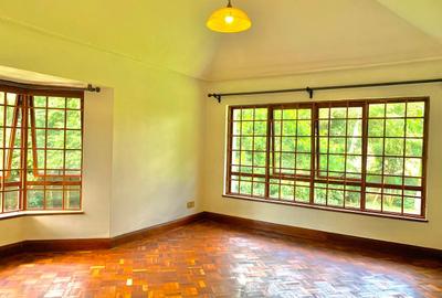 5 Bed Townhouse with En Suite in Runda - 2