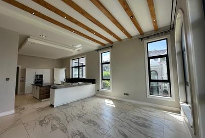 5 Bed Villa with En Suite in Loresho - 3
