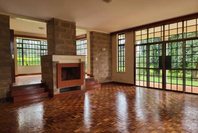 5 Bed Villa with En Suite at Rosslyn Height - 2