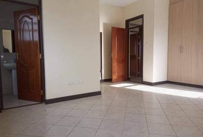 2 Bed Apartment with En Suite in Mountain View - 4
