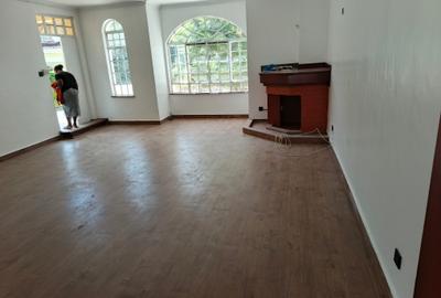4 Bed Townhouse with En Suite at Lavington - 3