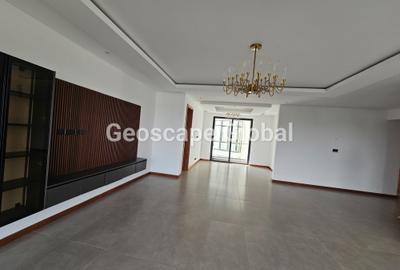 4 Bed Apartment with En Suite in Riverside