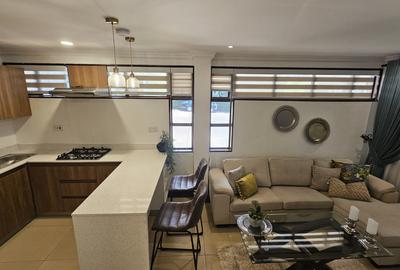 1 Bed House with En Suite at Magnolia Close - 2
