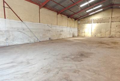 Warehouse with Parking in Industrial Area - 3