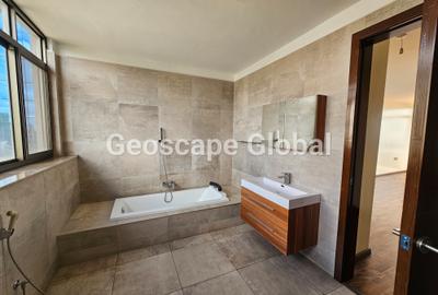 4 Bed Apartment with En Suite in Parklands - 3