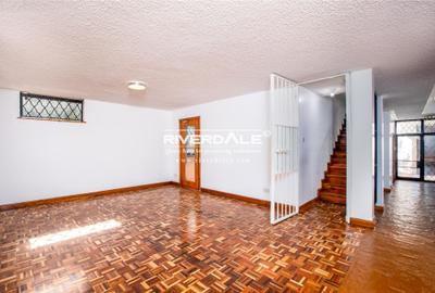 5 Bed House with En Suite in Runda - 4