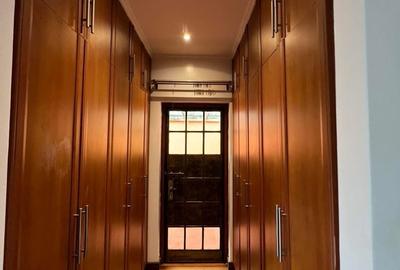 4 Bed Townhouse with En Suite in General Mathenge - 4
