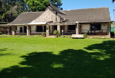 4 Bed House with En Suite at Spring Valley Road - 3