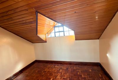Serviced 3 Bed Apartment with En Suite in Kilimani - 4