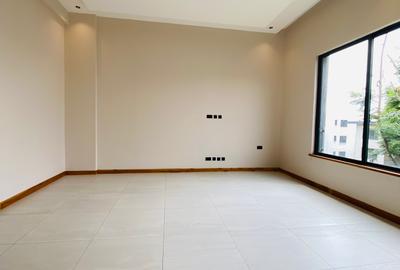 4 Bed Apartment with En Suite in Loresho - 4