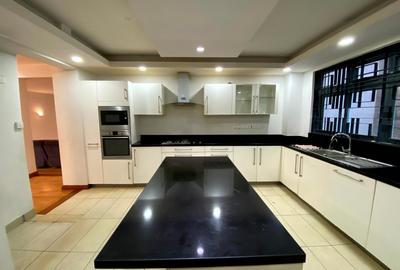 5 Bed Townhouse with En Suite in Spring Valley - 4