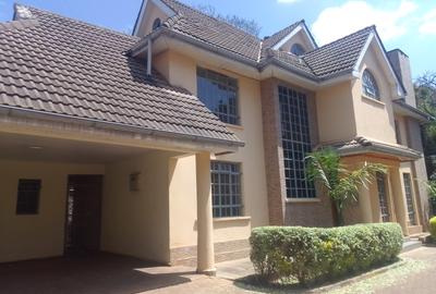 5 Bed Townhouse with En Suite in Lavington