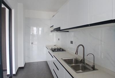 2 Bed Apartment with En Suite at Lavington - 4