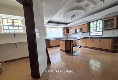 5 Bed House with Garden in Runda - 2