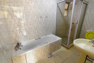 3 Bed Apartment with Borehole in Kileleshwa
