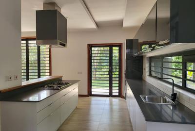 3 Bed Townhouse with En Suite in Rosslyn - 4