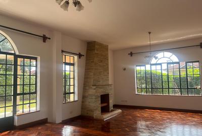 4 Bed Townhouse with En Suite in Kitisuru - 3