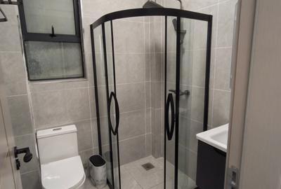2 Bed Apartment with En Suite at Off Parklands Road - 4