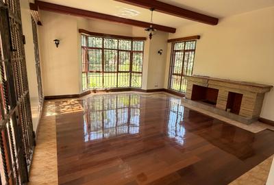 5 Bed Villa with Swimming Pool in Runda - 2
