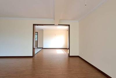 3 Bed Apartment with En Suite in Brookside - 4
