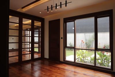 5 Bed Townhouse with En Suite in Runda - 2