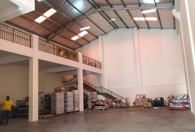 6,240 ft² Warehouse with Parking in Industrial Area - 4