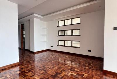 3 Bed Apartment with En Suite at Othaya Road - 4