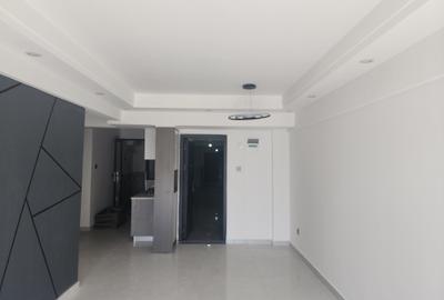 2 Bed Apartment with En Suite at Westlands Road - 3