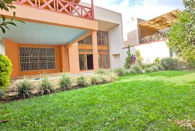 5 Bed Townhouse with En Suite at Lavington Green - 3