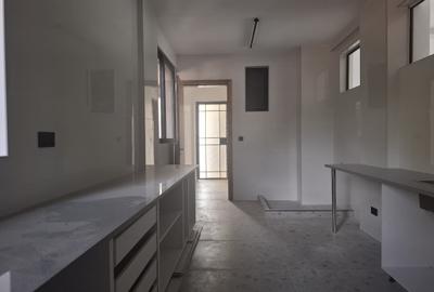 2 Bed Apartment with En Suite at Peponi Road - 3