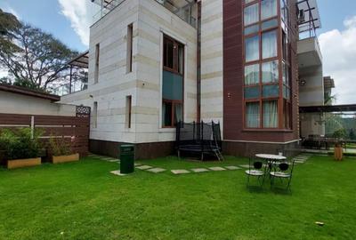 6 Bed Townhouse with En Suite in Lavington - 2
