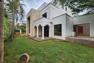 5 Bed Townhouse with En Suite at Lavington