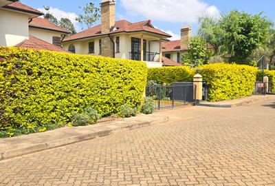 4 Bed Townhouse with En Suite in Loresho - 2