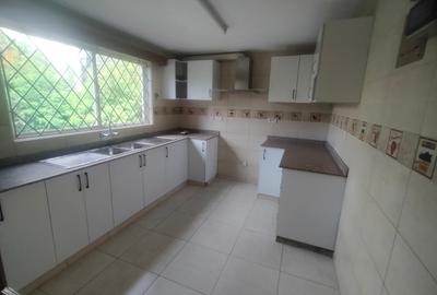4 Bed House in Lavington
