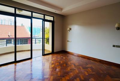 4 Bed Apartment with En Suite at 2026-535 4 Bed - 4