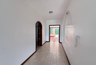 5 Bed Townhouse with En Suite at Lavington - 4
