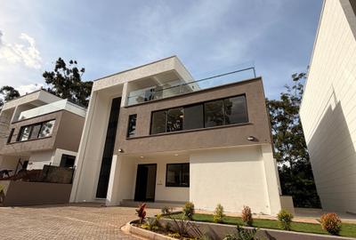 5 Bed Townhouse with En Suite in Kitisuru - 2