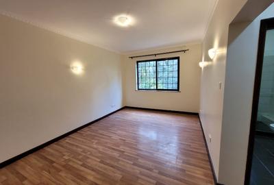 3 Bed Apartment with En Suite in Rhapta Road - 4
