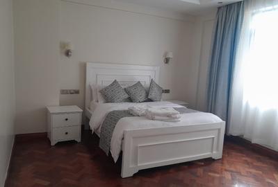 3 Bed Apartment with En Suite at Riverside Gardens - 4