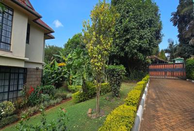 4 Bed House with En Suite in Runda - 2