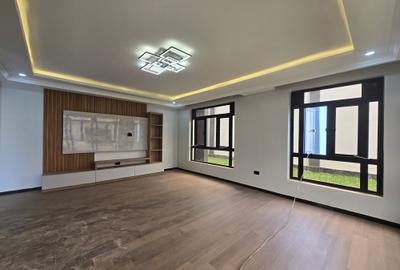6 Bed House with En Suite at Kimbo - 4