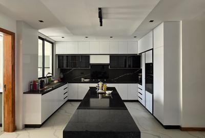 4 Bed Apartment with En Suite at Off Peponi Road. - 2