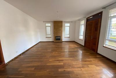 5 Bed Townhouse with En Suite in Lavington - 2