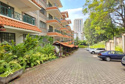 3 Bed Apartment with En Suite at Riverside Drive - 2