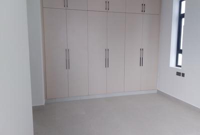 2 Bed Apartment with En Suite in Westlands Area - 3