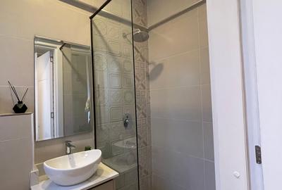 Serviced 3 Bed Apartment with En Suite in Parklands - 2
