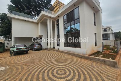 5 Bed House with En Suite in Kyuna