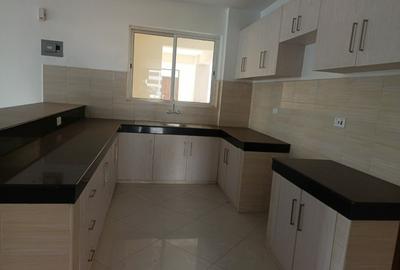 3 Bed Apartment with Gym in Kilimani