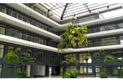 7,365 ft² Commercial Property with Backup Generator in Westlands Area